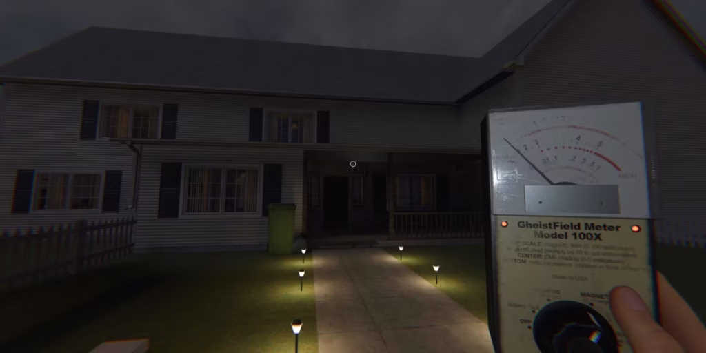 Phasmophobia Tips & Tricks, Screencapture of Gameplay footage - making a reading outside a house